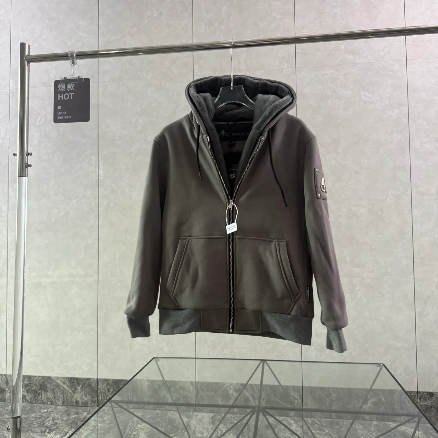 （ ） Moose Knuckles SS 23 、 ， ， ， 🍃 ， ， ， ☁️ ！ ♾️ ： ， Premium ， Authentic ！ Size：S-XXL